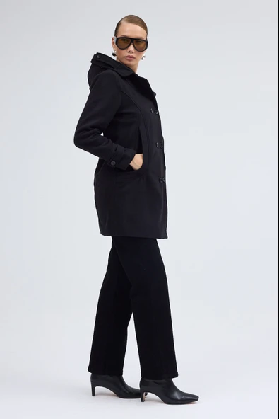 Yaka Detaylı Büyük Düğmeli Kaşe Kaban - Resim 7