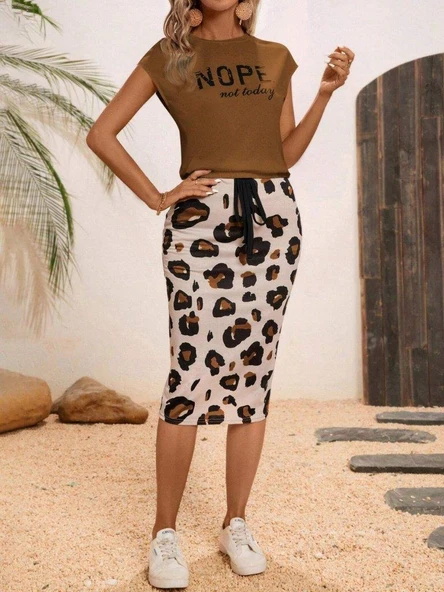 Kadın Kısa Kollu Bisiklet Yaka Viskon Bluz Desenli Dalgıç Etek Ikili Takım - Resim 5