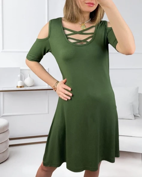 Dekolteli Bağcık Detay Viskon Kumaş Elbise - Resim 3