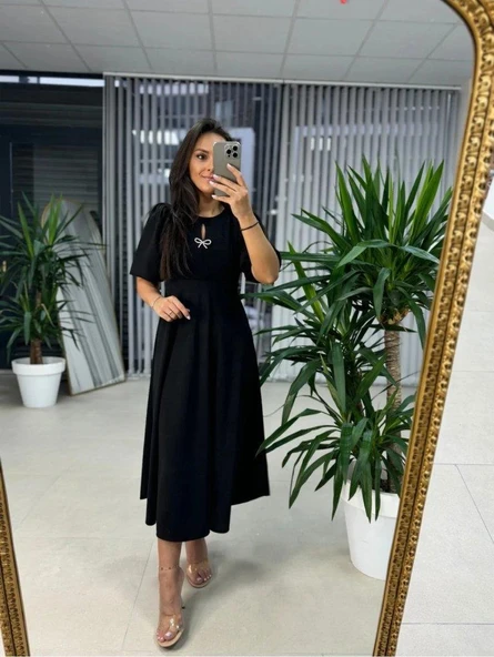 Kadın Kısa Kollu Bisiklet Yaka Fiyonk Broşlu Midi Janjan Krep Elbise - Resim 2