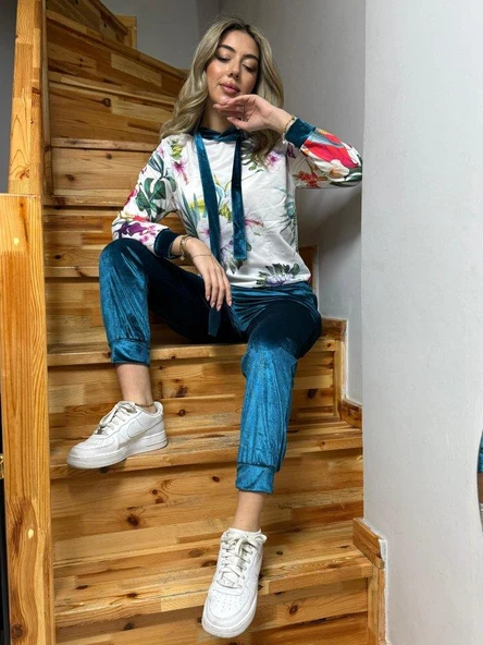 Kadın Kadife Kumaş Uzun Kollu Kapüşon Detay çiçek Baskılı Sweat Ve Pantolon Ikili Takım ürün görseli