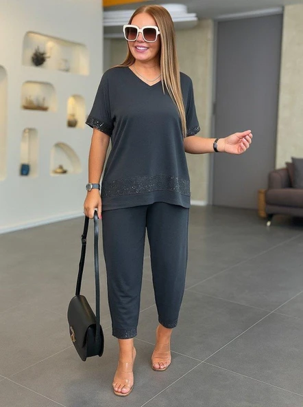 Kadın Kısa Kollu V Yakalı Pul Payetli Viskon Iki Iplik Bluz Ve Pantolon Ikili Takım ürün görseli