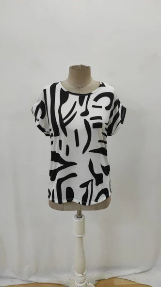 Kadın Kısa Kollu Yuvarlak Yaka Desenli Süprem Bluz - Resim 5