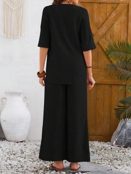 Kadın Kısa Kollu V Hakim Yaka Düğmeli Bürümcük Bluz Ve Pantolon Ikili Takım - Resim 3