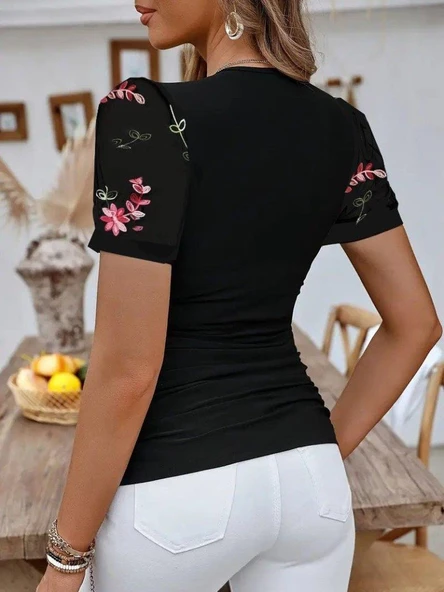 Kadın Kısa Kollu çiçek Nakışlı V Yakalı Viskon Bluz - Resim 2