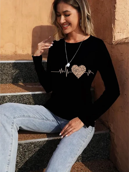 Kadın Uzun Kollu Bisiklet Yaka Kalp Desenli Bluz - Resim 3