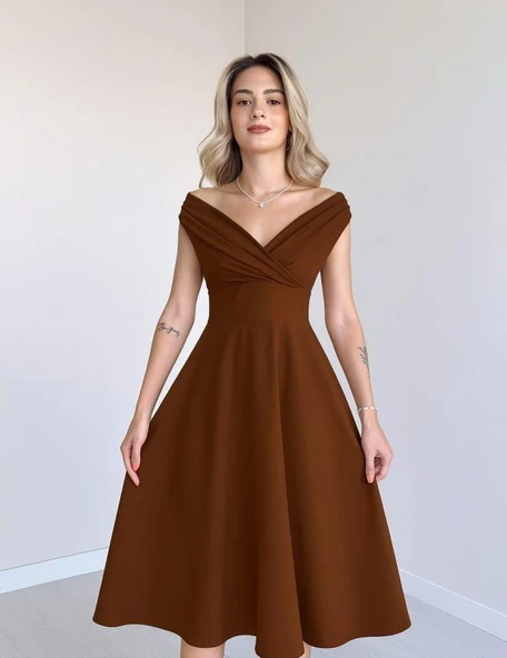 Kadın Kısa Kollu Kruvaze Yaka Eteği Volanlı Krep Elbise - Resim 2