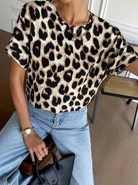 Kadın Kısa Kollu Bisiklet Yaka Arkadan Fiyonk Detaylı Leopar Süprem Bluz - 5