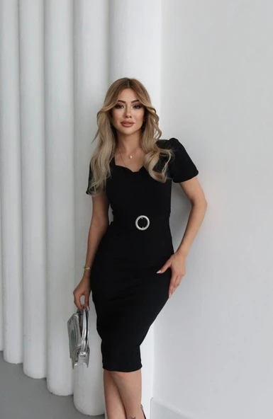 Kadın Kısa Kollu Yakası Açık önden Halka Detaylı Ithal Krep Elbise ürün görseli