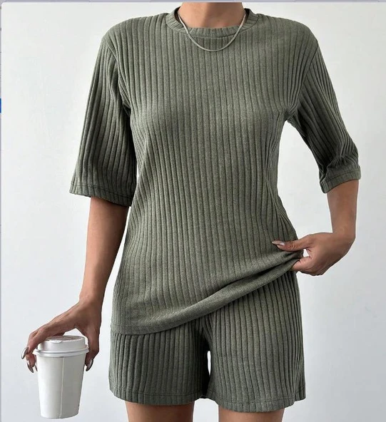 Kadın Kısa Kollu Bisiklet Yaka Kaşkorse Bluz şort Ikili Takım ürün görseli