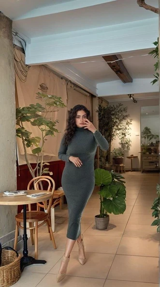 Kadın Yarım Balıkçı Yaka Süet Kumaş Fırsat ürün Midi Boy Elbise - Resim 2