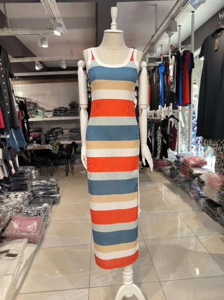 Kadın Kolsuz şerit Desenli Büzgü Yırtmaçlı Pegasus Kumaş Elbise - Resim 5