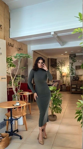 Kadın Yarım Balıkçı Yaka Süet Kumaş Fırsat ürün Midi Boy Elbise ürün görseli