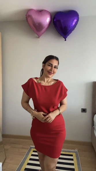 Kadın Kısa Kollu Tek Omuz Askı Ve Aksesuar Detay Beli Lastikli Krep Elbise ürün görseli