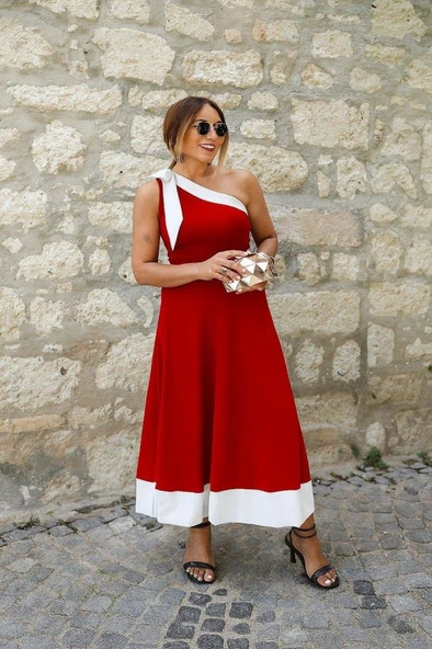 Kadın Tek Omuzu Açık Omuzlardan Kurdela Detaylı çift Renkli Ithal Krep Elbise ürün görseli