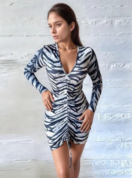 Kadın V Yaka önü Asansör Büzgü Detay Fırsat ürün Zebra Mini Elbise ürün görseli
