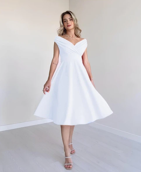 Kadın Kısa Kollu Kruvaze Yaka Eteği Volanlı Krep Elbise ürün görseli