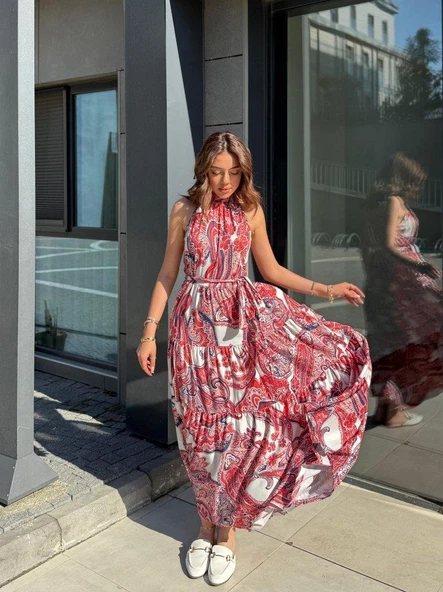 Kadın Halter Yakalı Omuzlardan Açık Kuşaklı Maksi Boy Desenli Süprem Elbise ürün görseli