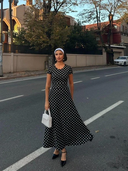 Kadın Kısa Kollu Bisiklet Yaka Puantiyeli Maksi örme Krep Elbise ürün görseli