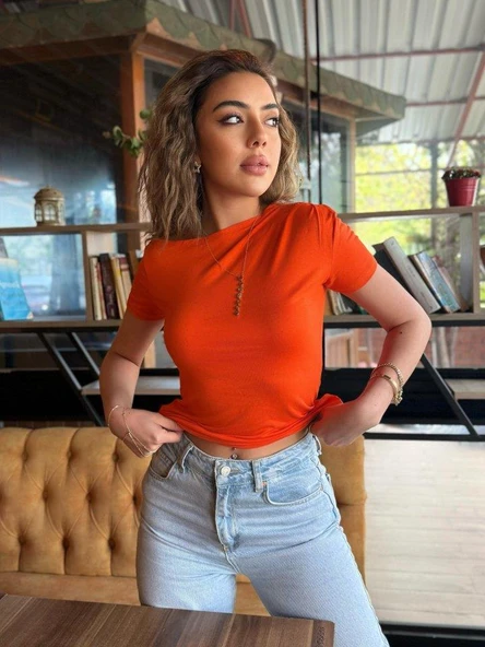 Kadın Kısa Kollu Tek Omuzu Açık Büzgülü Viskon Bluz - Resim 2