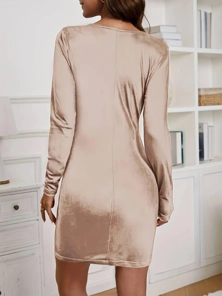 Kadın Uzun Kollu Kruvaze Yaka Kısa Kadife Elbise - Resim 3