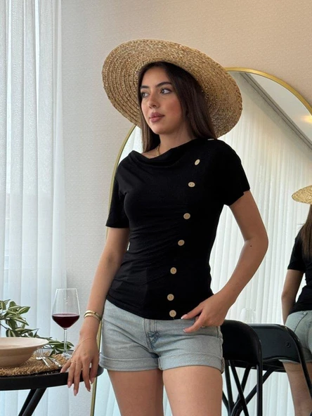 Kadın Kısa Kollu Degaje Yaka Düğme Detay Viskon Bluz - Resim 3