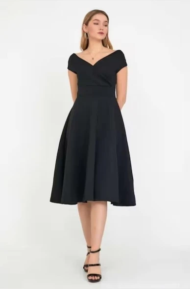 Kadın Kısa Kollu Kruvaze Yaka Eteği Volanlı Krep Elbise - Resim 4