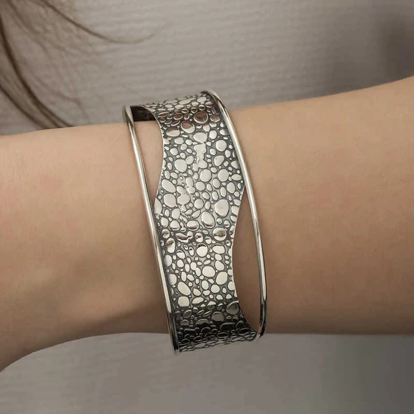 Gümüş Eskitme Desenli Bayan Bilezik - 4