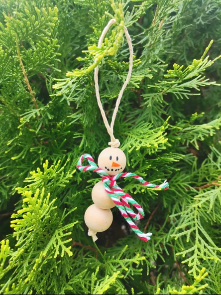 Kardan Adam Figürlü Yılbaşı Ağacı Süsü 12 Adet Boncuk Çapı 1.8 mm Uzunluk Askı İpi Dahil 13 cm - Resim 3