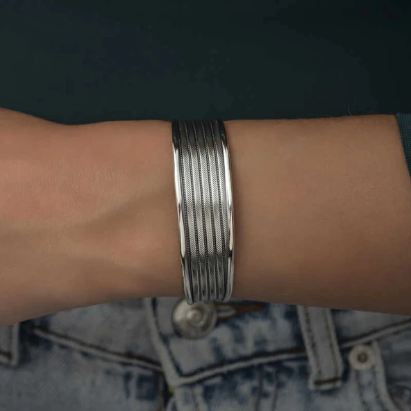 Gümüş Eskitme Desenli Kadın Bilezik - 4