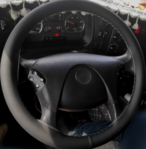 DİKİŞLİ DİREKSİYON KILIFI SİYAH DERİ GRİ DİKİŞLİ MERCEDES AXOR 1840 İÇİN ürün görseli