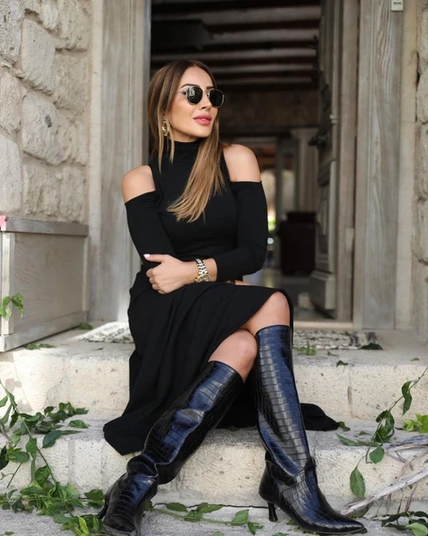 Kadın Balıkçı Yaka Omuzlardan Açık Uzun Kollu Janjan Krep Elbise - Resim 2