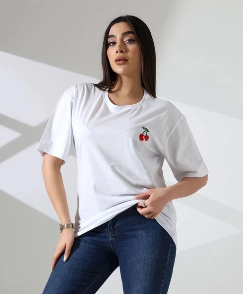 Kiraz işlemeli tişört ürün görseli 1