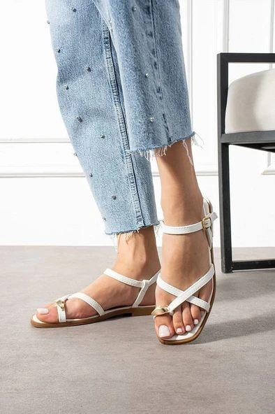 Nordi Beyaz Cilt Kemerli Sandalet ürün görseli