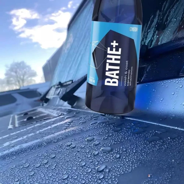 GYEON Q²M Bathe+ Plus Seramik Bazlı PH Nötr Cilalı Oto Şampuanı 1000 ml -Su İtici Araç Yıkama Köpüğü - 3