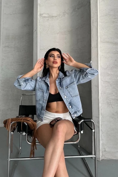 Çift cepli kol katlamalı kar yıkama crop kot ceket buz mavi d2000 ürün görseli