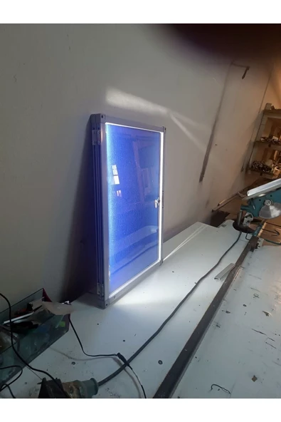 Panda İlan Duyuru Sunum Panosu 50x70cm Led Işıklı Alüminyum Kilitli kapaklı Camekanlı Pano - Resim 3