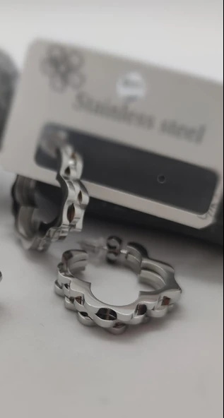 Çelik Küpe ürün görseli