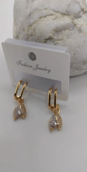 Taşlı Sallantılı Kadın Küpe ürün görseli