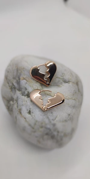 Kırık Kalpler Temalı Küpe ürün görseli