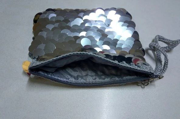 Pullu Clucht Çanta Gri Renk - 3