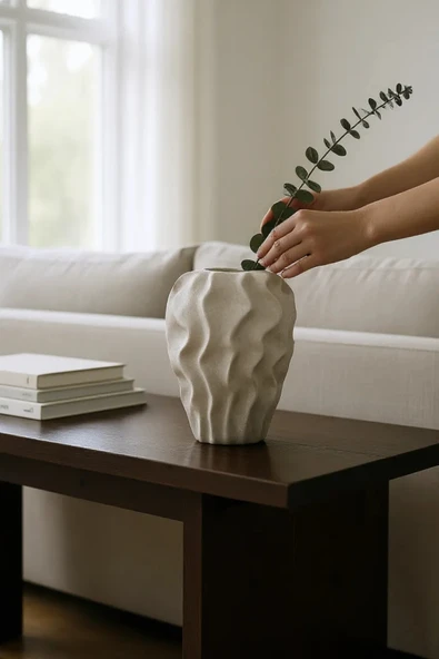 Serenité Bej Dalgalı Sarmaşık Desenli Seramik Küp Vazo (18x25.5 cm) - Resim 2