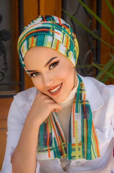 Siyah Zümrüt Desenli Atkılı Bone ürün görseli