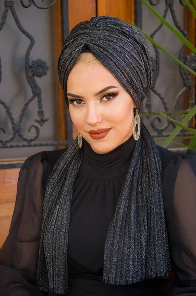 Siyah Gümüş Simli Piliseli Abiye Tokalı Bone