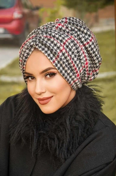 Kazayağı Kırmızı Büzgülü Bone ürün görseli