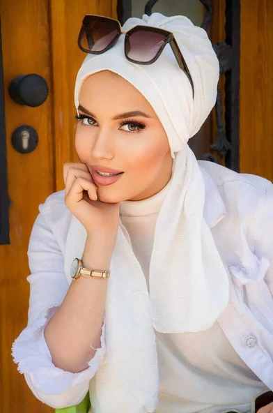 Kırık Beyaz Atkılı Bone ürün görseli