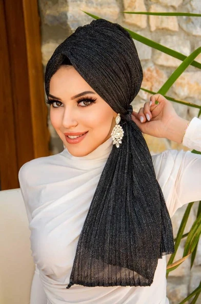 Siyah Gümüş Piliseli Dolama Bone ürün görseli