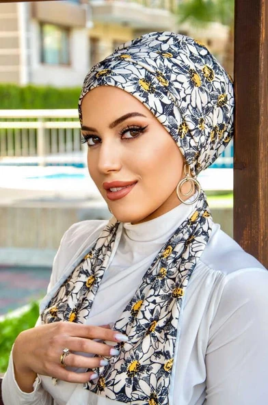 Ekru Papatya Desenli Atkılı Bone ürün görseli