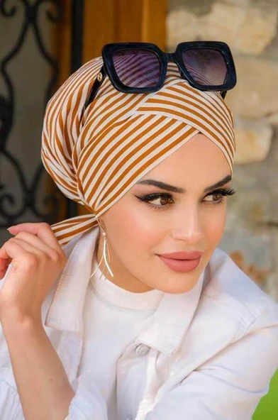 Taba Çizgili Çapraz Bone ürün görseli