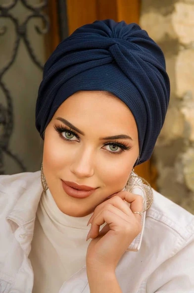 Lacivert Burgu Detaylı Bone ürün görseli